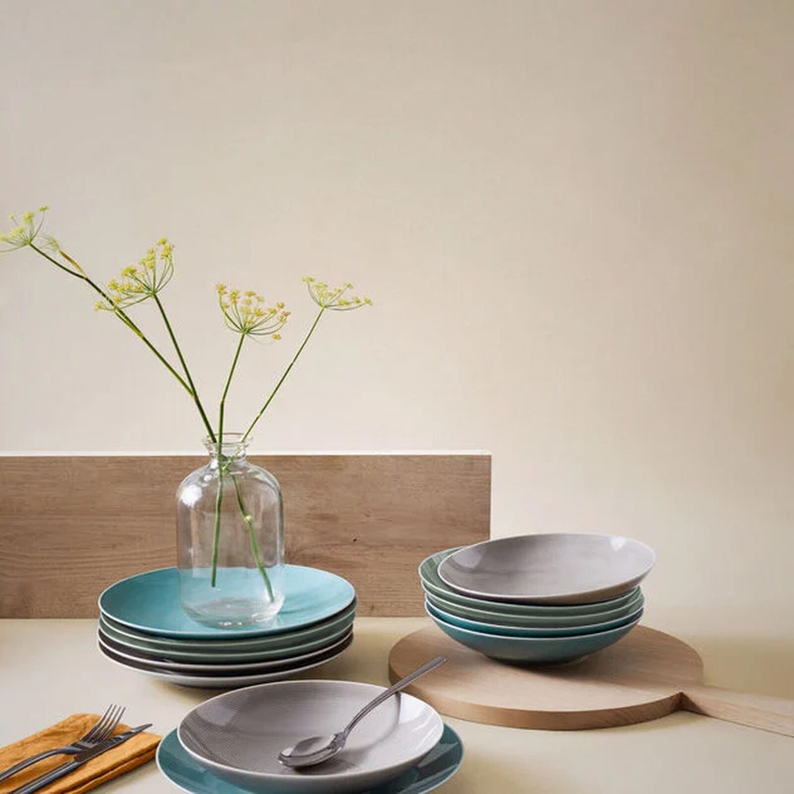 12-Piece Scandinavian-Inspired Dinnerware Set image number null