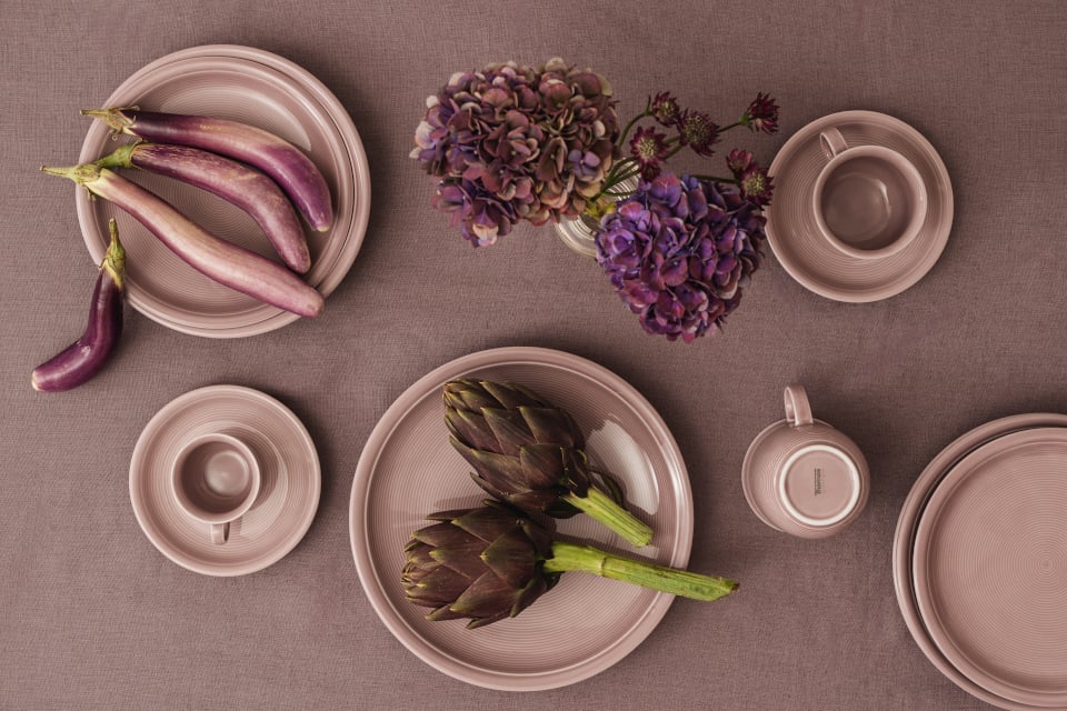 Gedeckter Tisch mit Thomas Trend Lavender Lilac Geschirr.