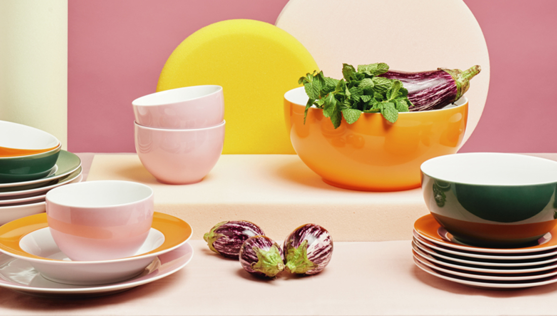 Sunny Day Orange Schüssel mit Salat und anderen Sunny Day Farben kombiniert
